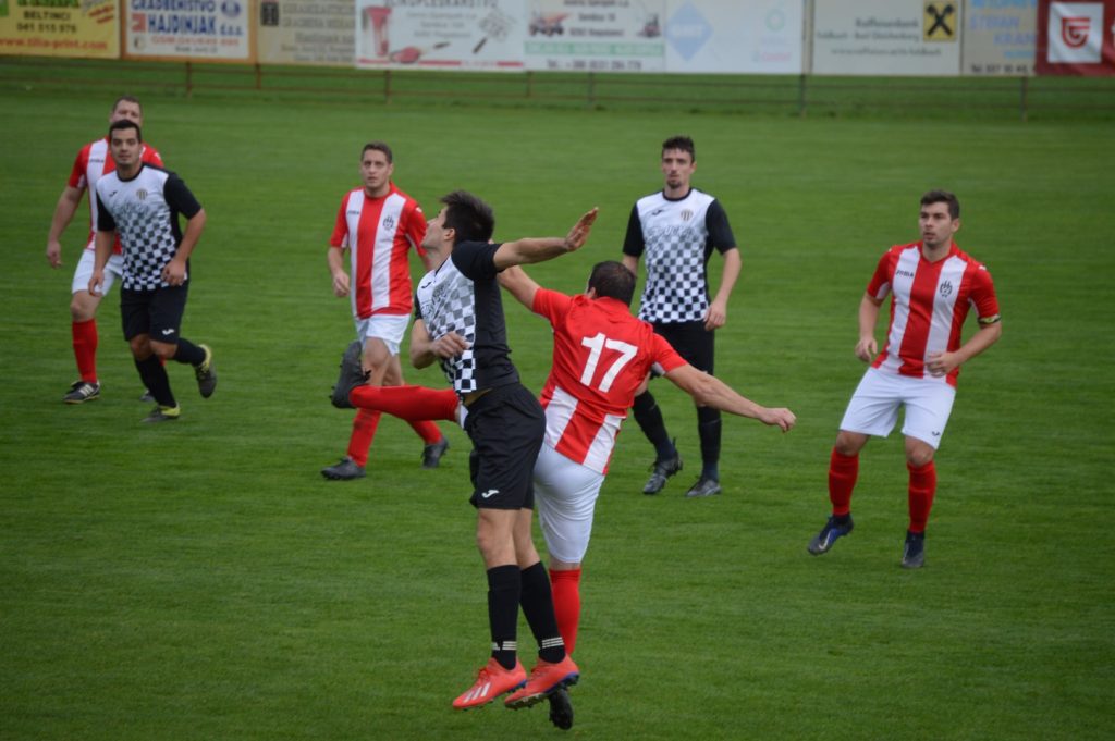 Zmago potrdili komaj v finišu tekme