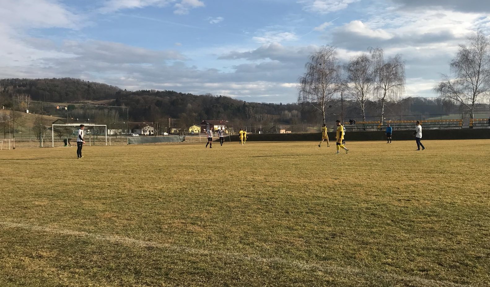V napornem vikendu dva poraza